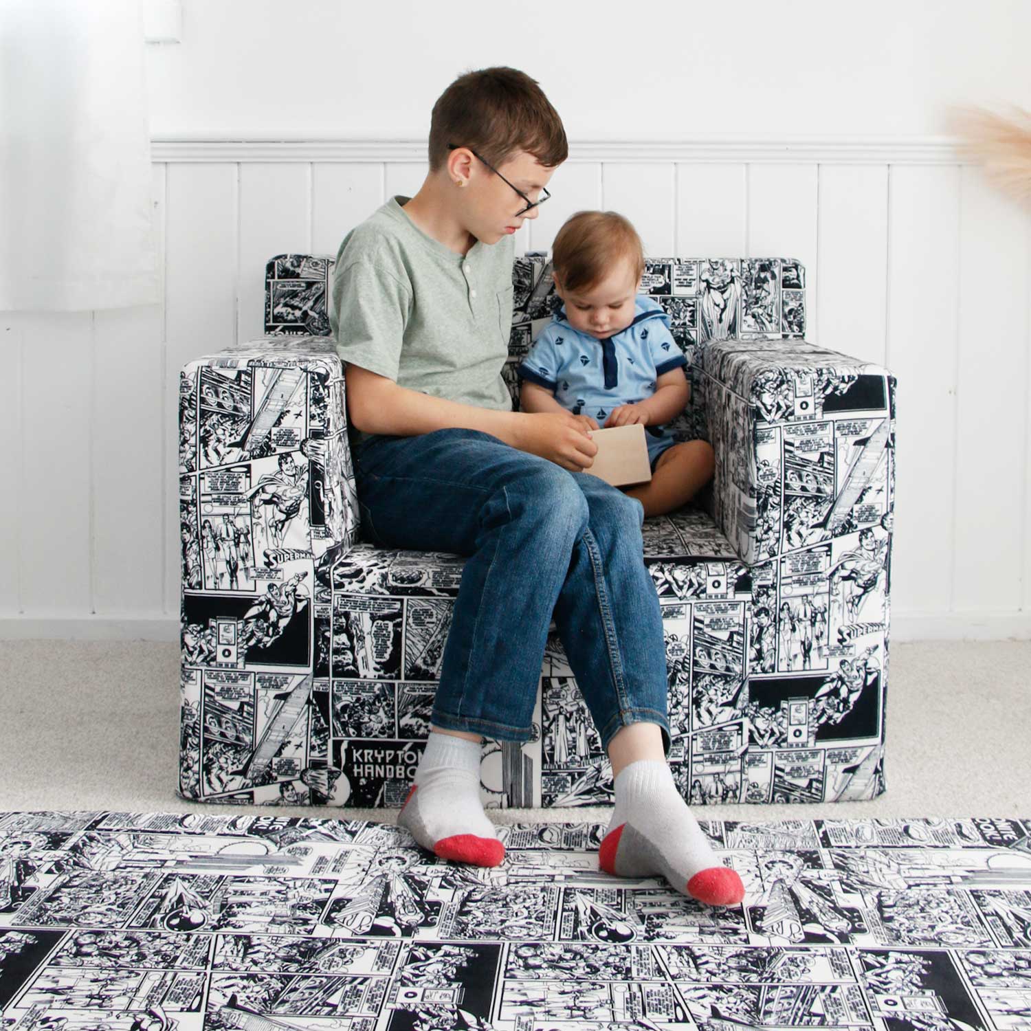 files/superman-big-chair-lifestyle-5.jpg