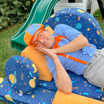 #color_blippi-space