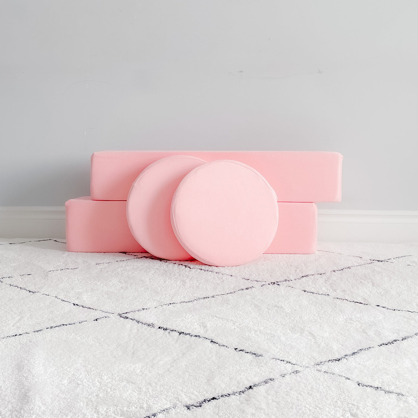 #color_light-pink