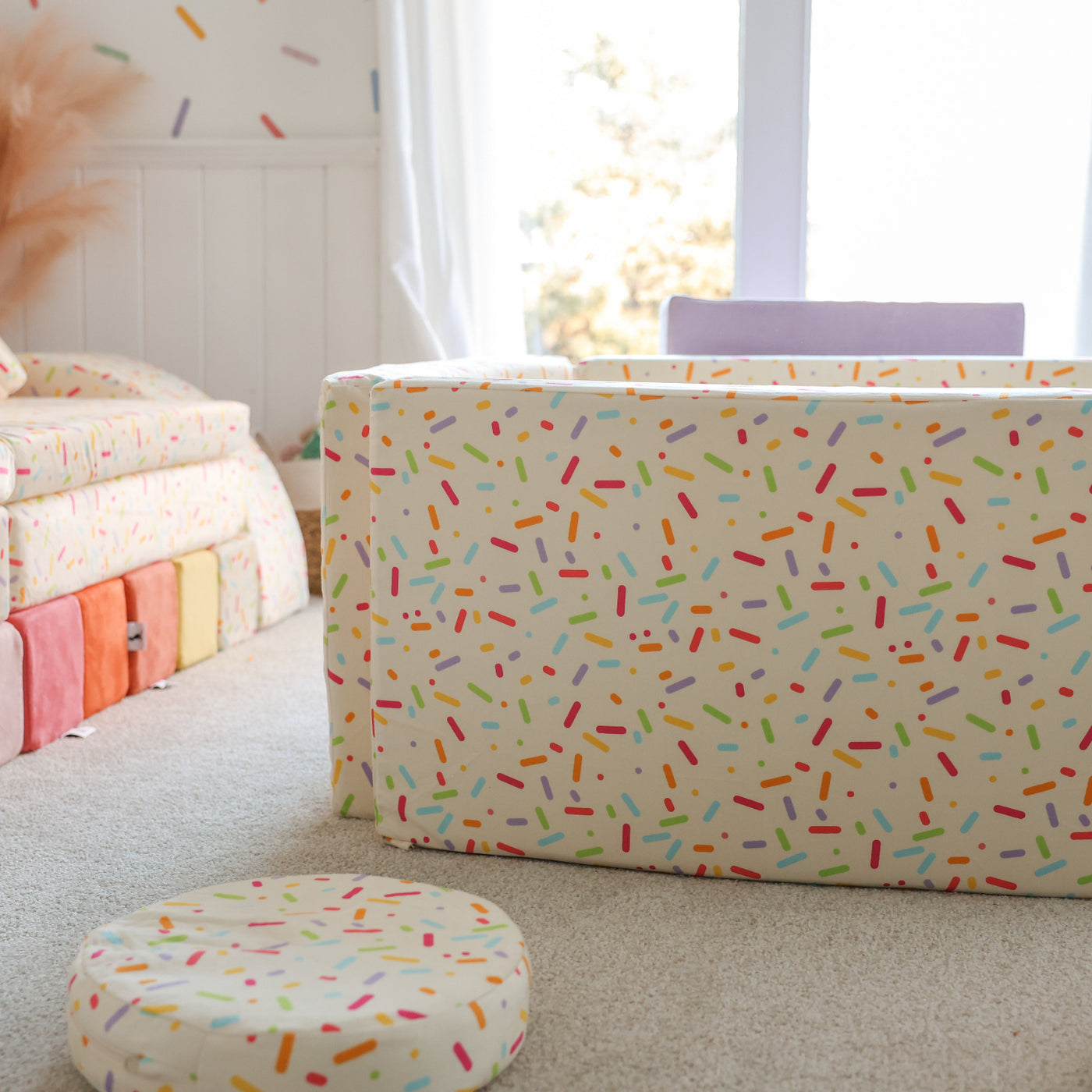 #color_pouch-cream-sprinkles