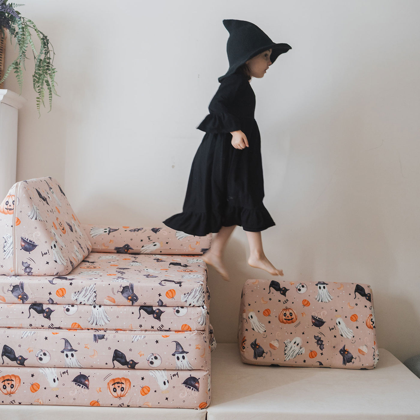 #color_the-joey-play-couch-cover-set-little-haunts