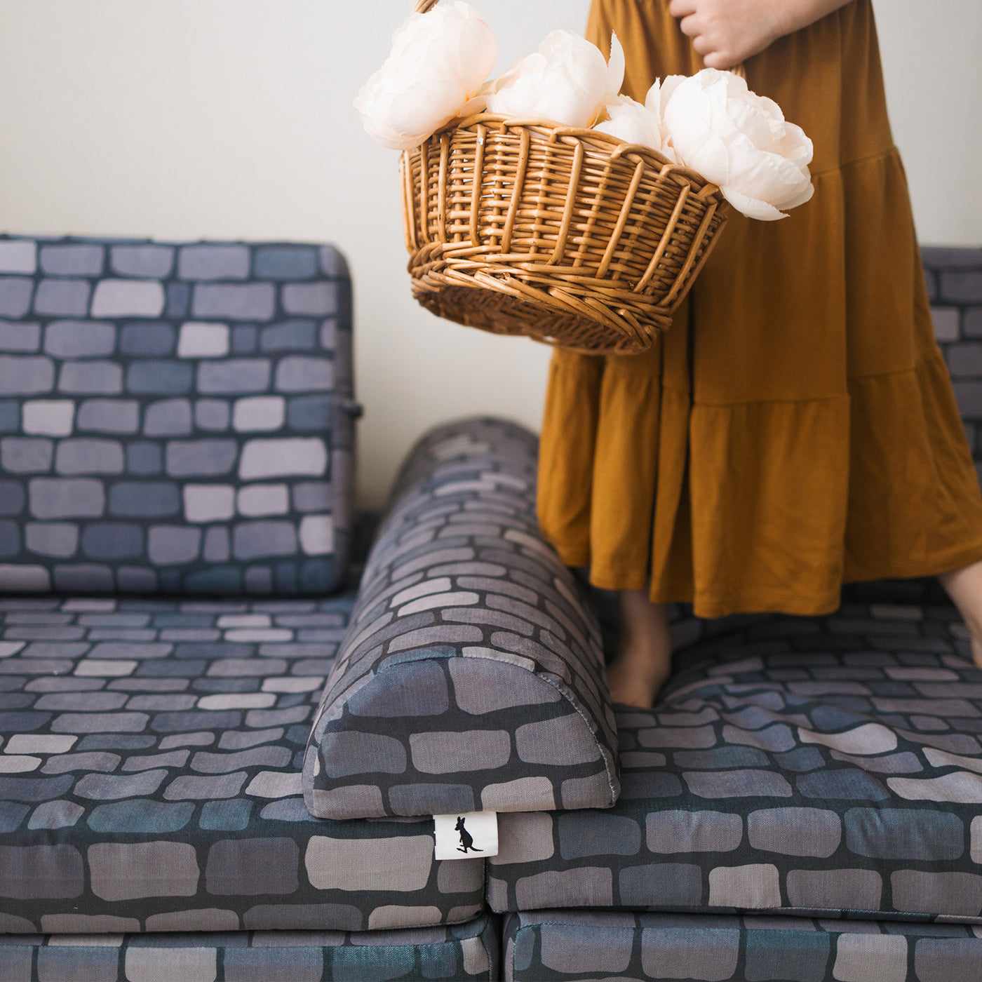 #color_the-joey-play-couch-stones